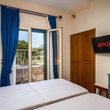 Liostasi * Halikounas